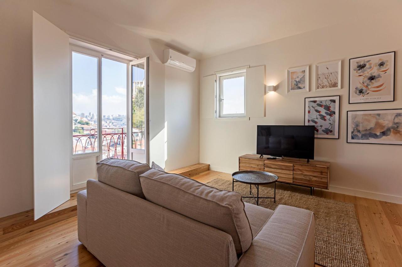 Wonderful Flat Near River W/ Ac By Lovelystay Porto Bagian luar foto